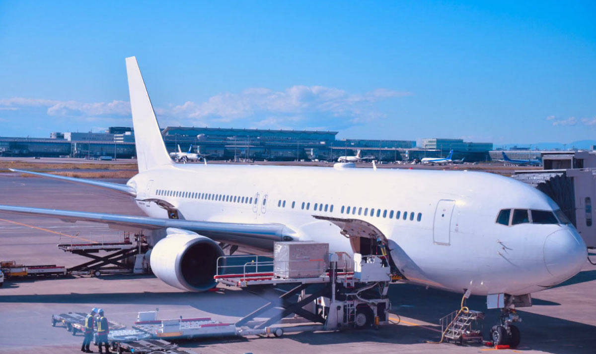 In the aviation forwarding business, we connect the world and provide one-stop services.